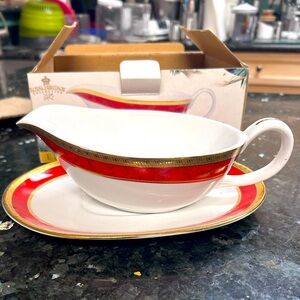 RHR5 Royal Heritage Holiday Christmas gravy boat and oval under plate Red & gold